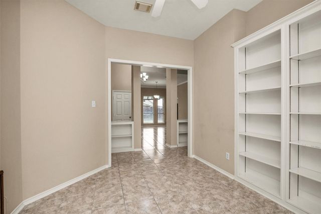 11 Crestview Trail, Houston, TX 77082