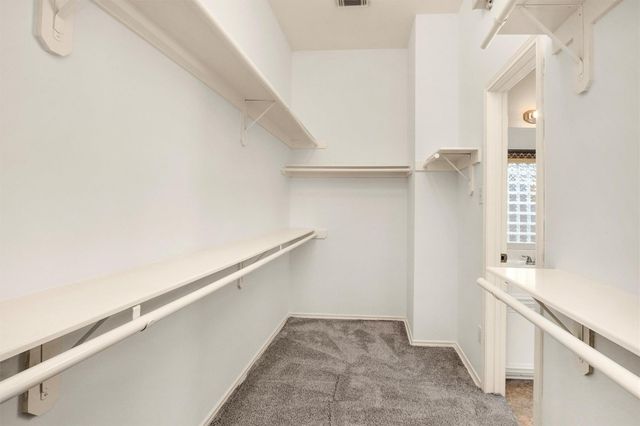 11 Crestview Trail, Houston, TX 77082