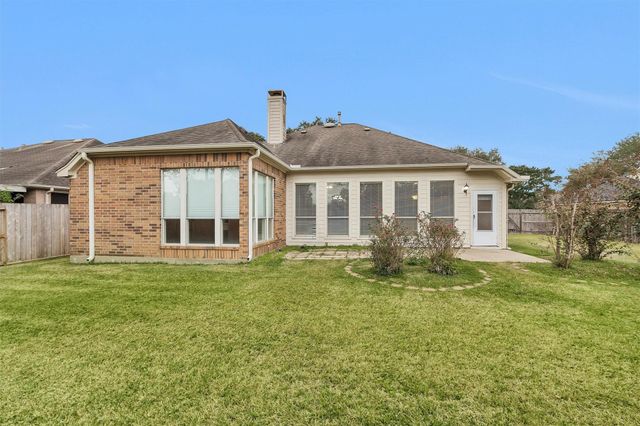 11 Crestview Trail, Houston, TX 77082