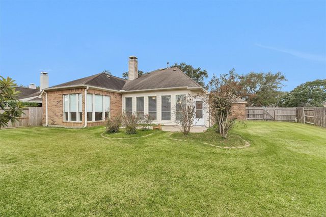 11 Crestview Trail, Houston, TX 77082