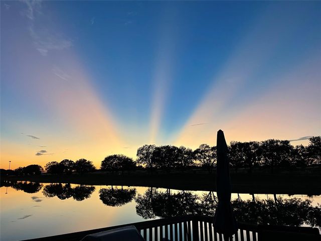 11 Crestview Trail, Houston, TX 77082