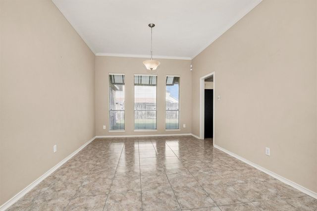 11 Crestview Trail, Houston, TX 77082