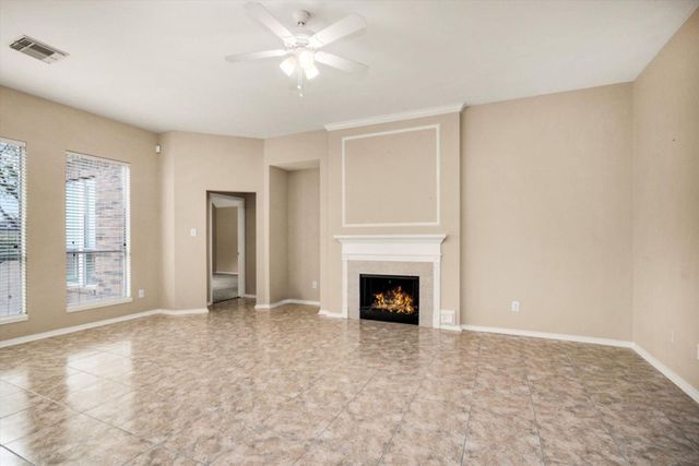 11 Crestview Trail, Houston, TX 77082