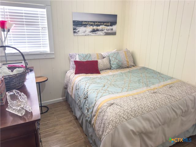 1296 Brownson Road, Victoria, TX 77905