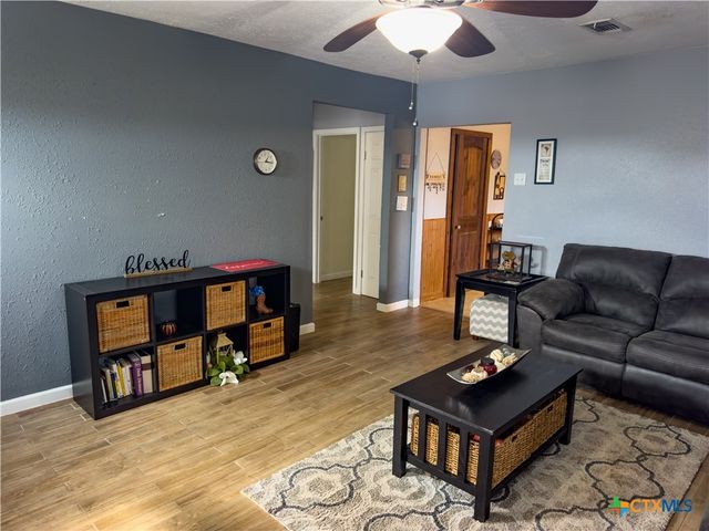 1296 Brownson Road, Victoria, TX 77905