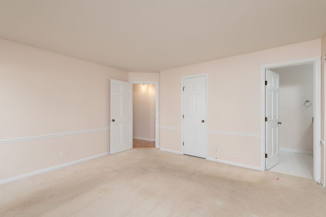 1891 Fox Run Drive A1, Elk Grove Village, IL 60007
