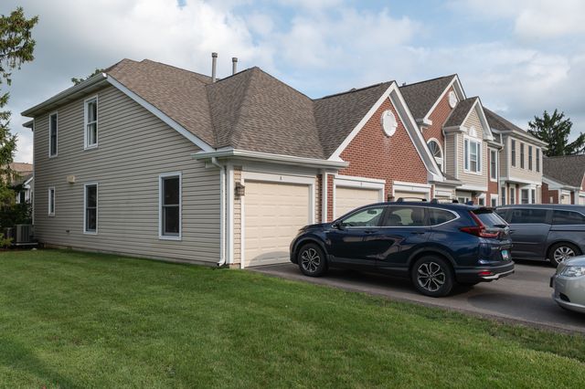 1891 Fox Run Drive A1, Elk Grove Village, IL 60007