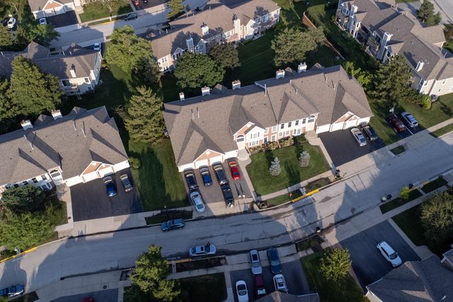 1891 Fox Run Drive A1, Elk Grove Village, IL 60007