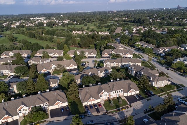 1891 Fox Run Drive A1, Elk Grove Village, IL 60007