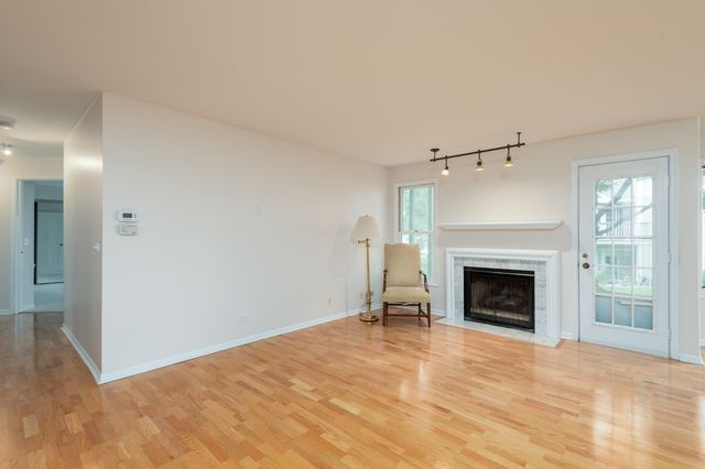 1891 Fox Run Drive A1, Elk Grove Village, IL 60007