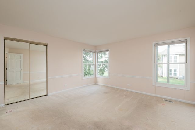 1891 Fox Run Drive A1, Elk Grove Village, IL 60007