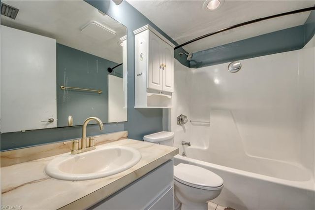 1202 Cape Coral PKWY W 107, Cape Coral, FL 33914