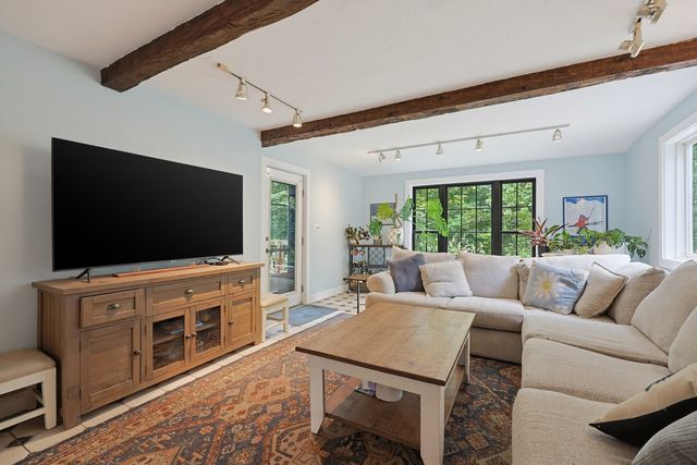 79 Mount Lebanon St, Pepperell, MA 01463