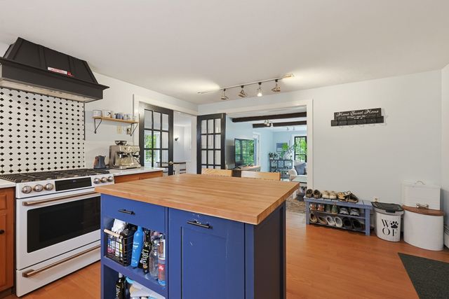 79 Mount Lebanon St, Pepperell, MA 01463