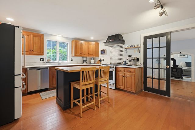 79 Mount Lebanon St, Pepperell, MA 01463