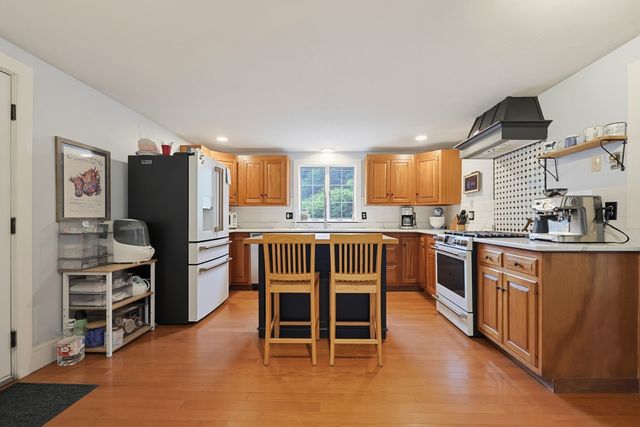 79 Mount Lebanon St, Pepperell, MA 01463