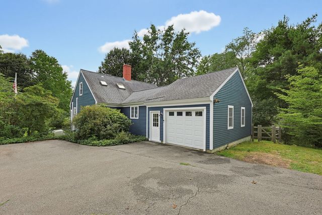 79 Mount Lebanon St, Pepperell, MA 01463