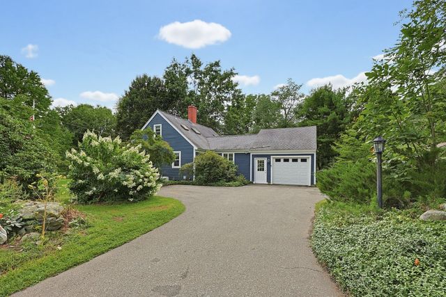 79 Mount Lebanon St, Pepperell, MA 01463