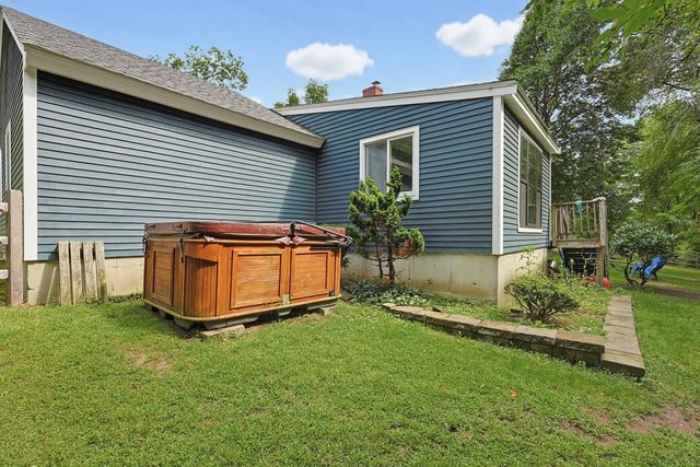79 Mount Lebanon St, Pepperell, MA 01463