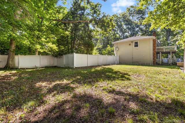 16 Obermueller Drive, Melville, NY 11747