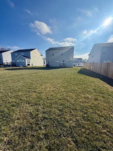 808 Saddle Avenue, Pataskala, OH 43062