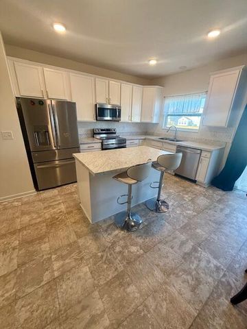 808 Saddle Avenue, Pataskala, OH 43062