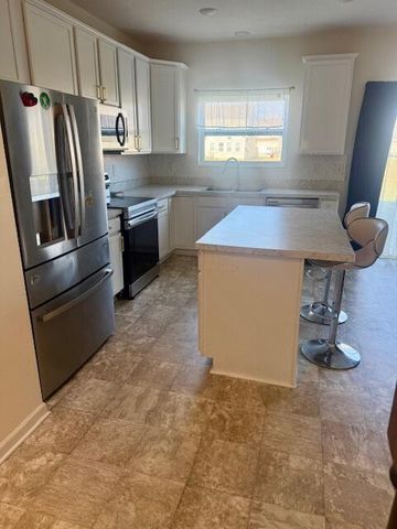 808 Saddle Avenue, Pataskala, OH 43062