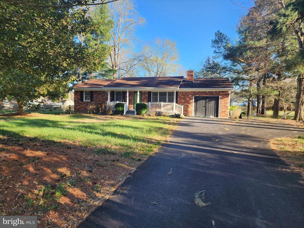 Image 3 of property listing at 9613 ORIOLE LN, Bel Alton, MD 20611