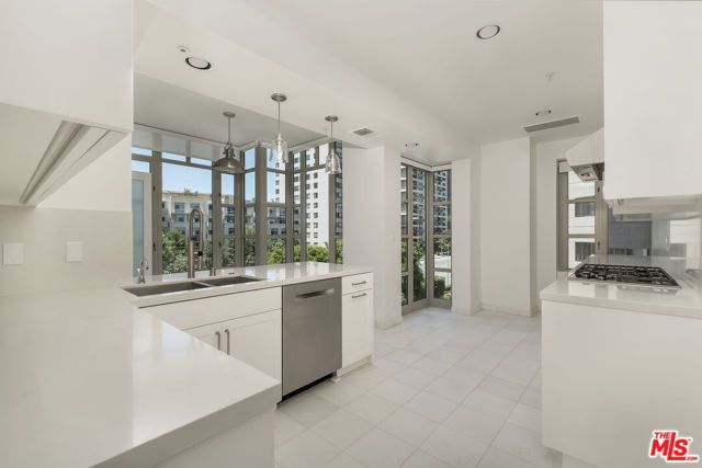 10580 WILSHIRE Boulevard 4NE, Los Angeles, CA 90024