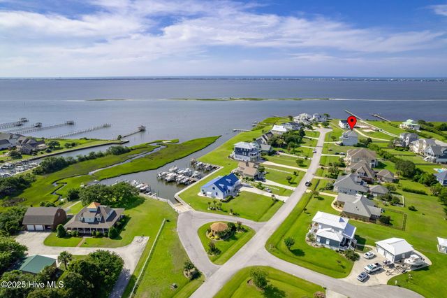 516 Blue Heron Drive, Newport, NC 28570