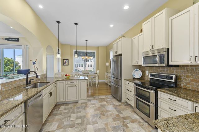 516 Blue Heron Drive, Newport, NC 28570