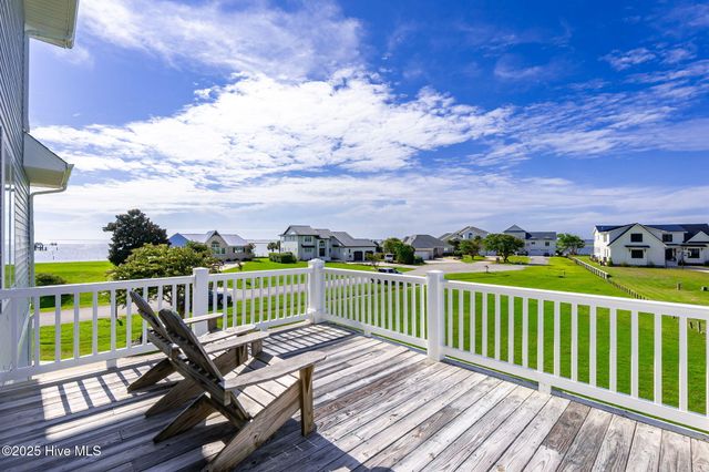 516 Blue Heron Drive, Newport, NC 28570
