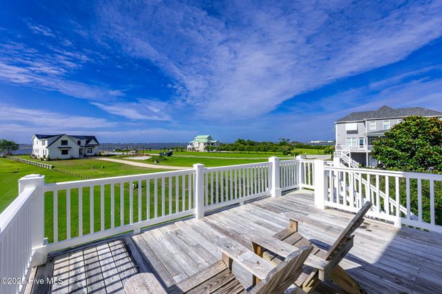 516 Blue Heron Drive, Newport, NC 28570