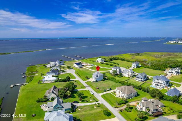 516 Blue Heron Drive, Newport, NC 28570