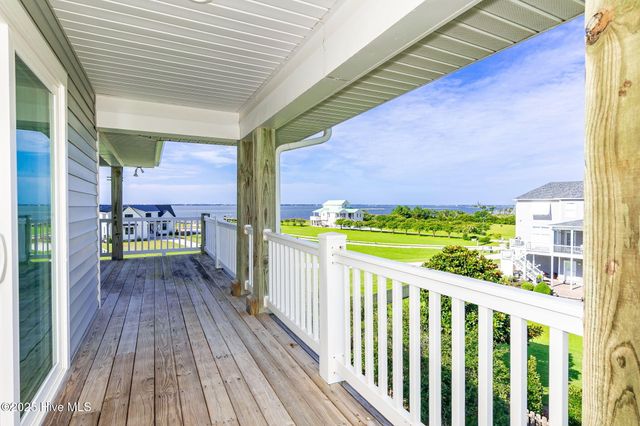 516 Blue Heron Drive, Newport, NC 28570