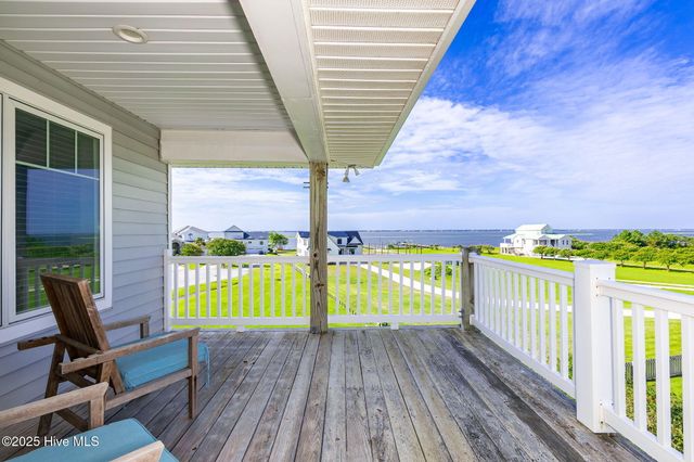 516 Blue Heron Drive, Newport, NC 28570