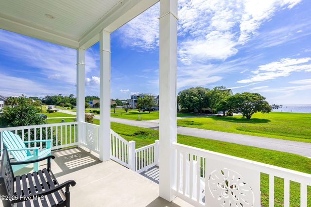 516 Blue Heron Drive, Newport, NC 28570
