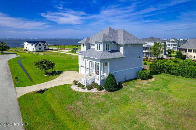 516 Blue Heron Drive, Newport, NC 28570