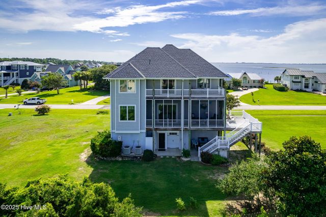 516 Blue Heron Drive, Newport, NC 28570