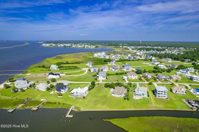 516 Blue Heron Drive, Newport, NC 28570