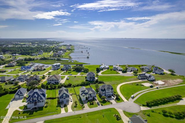 516 Blue Heron Drive, Newport, NC 28570