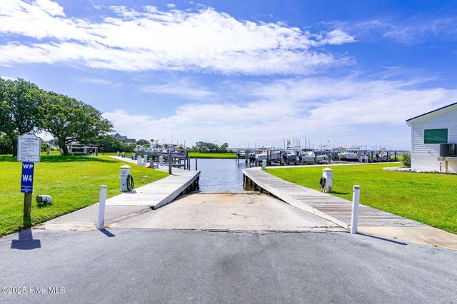 516 Blue Heron Drive, Newport, NC 28570
