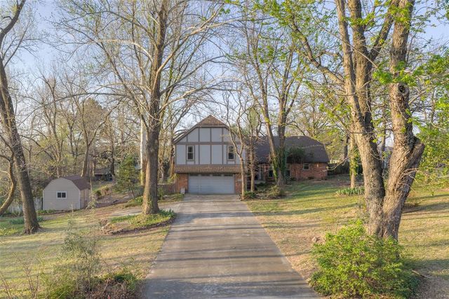11784 Woodland Hill Drive, Choctaw, OK 73020