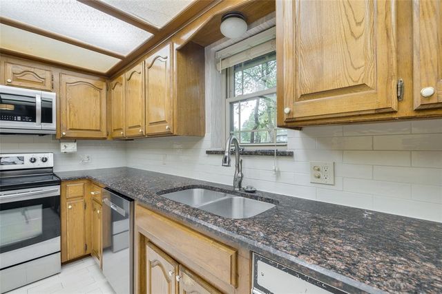 11784 Woodland Hill Drive, Choctaw, OK 73020