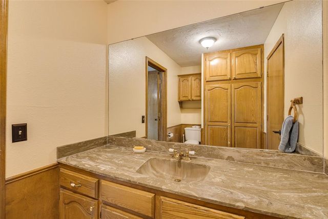11784 Woodland Hill Drive, Choctaw, OK 73020