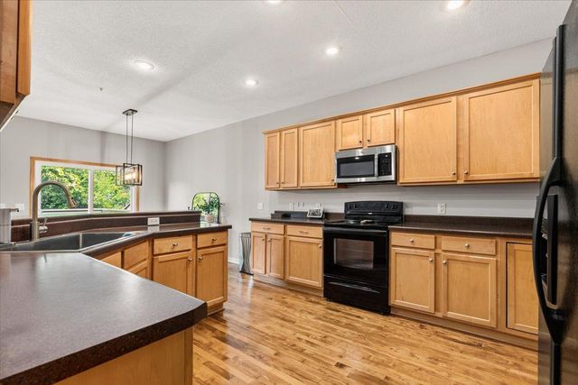 4560 Blaylock Way 4303, Inver Grove Heights, MN 55076