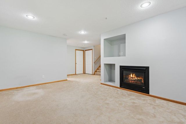 4560 Blaylock Way 4303, Inver Grove Heights, MN 55076