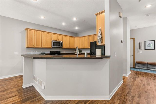 4560 Blaylock Way 4303, Inver Grove Heights, MN 55076
