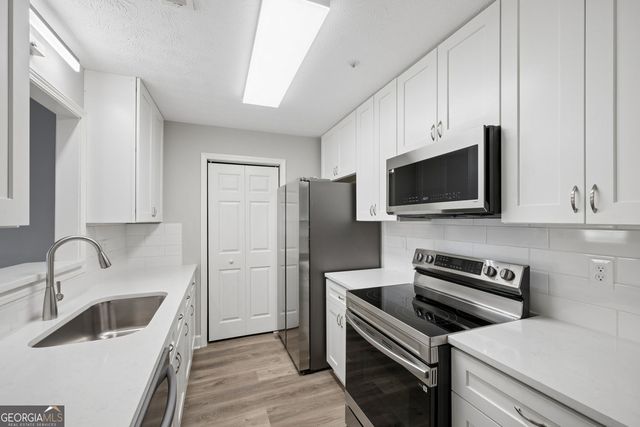 5933 Trent Walk Drive, Lithonia, GA 30038