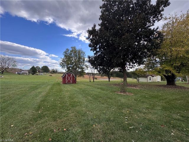 311 James Street, Dobson, NC 27017